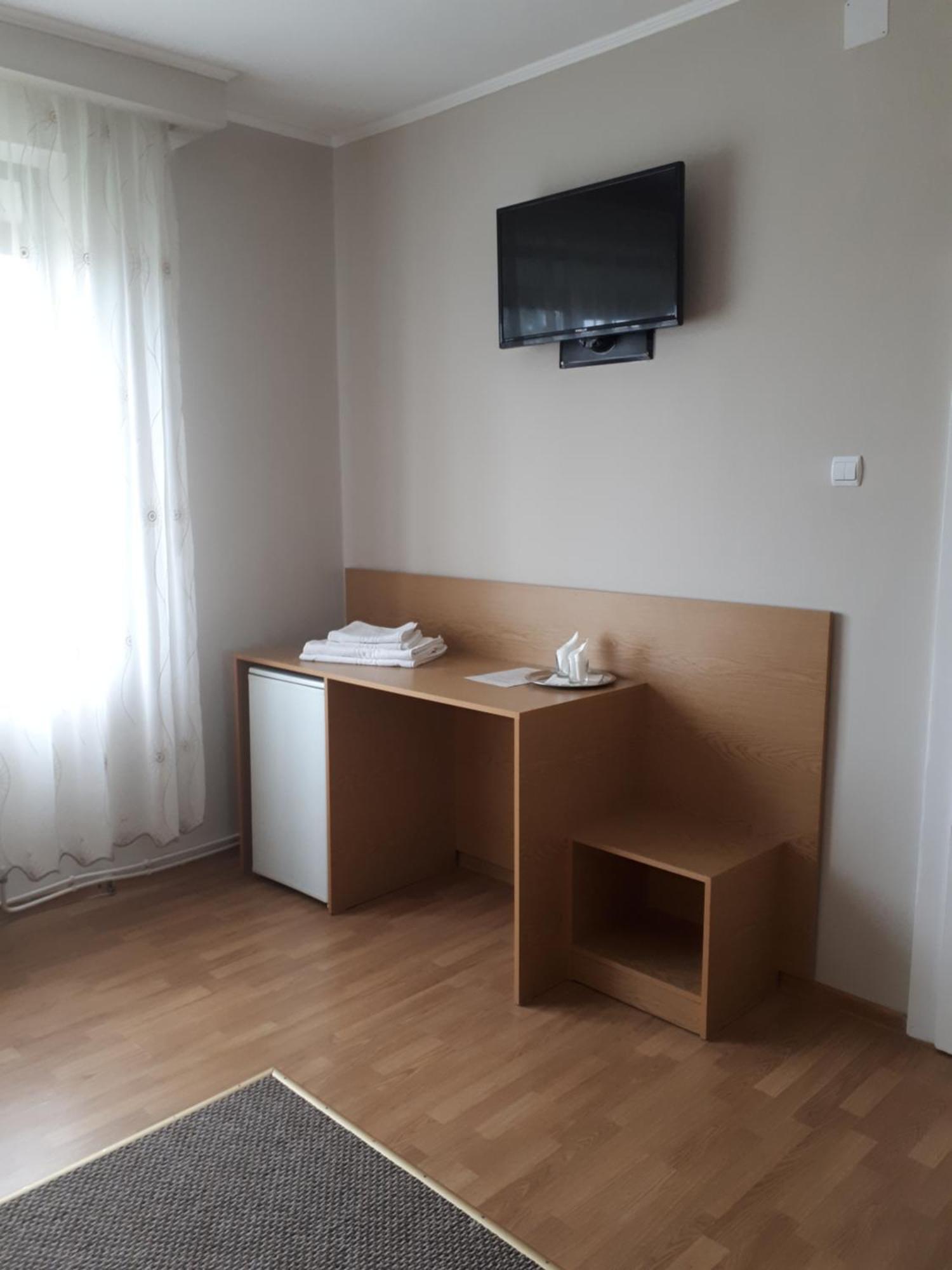 Hotel Perla Satu Mare Exterior photo